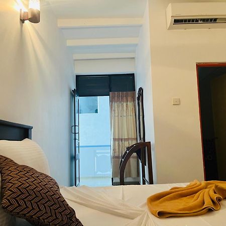 Crystal Wave Holiday Resort Polhena มาตารา ภายนอก รูปภาพ