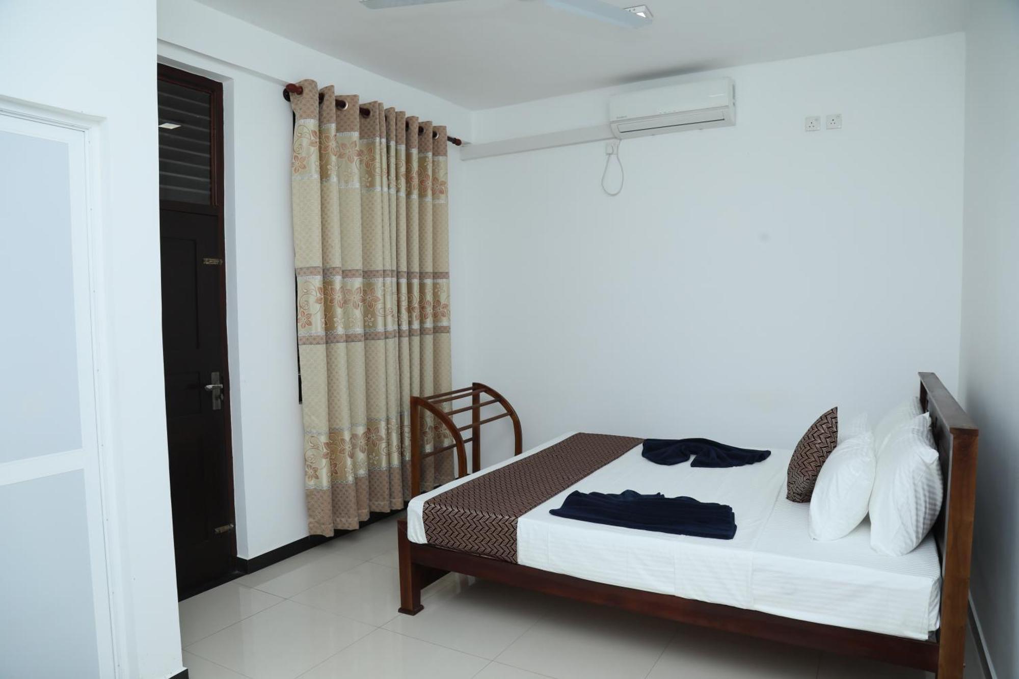 Crystal Wave Holiday Resort Polhena มาตารา ภายนอก รูปภาพ