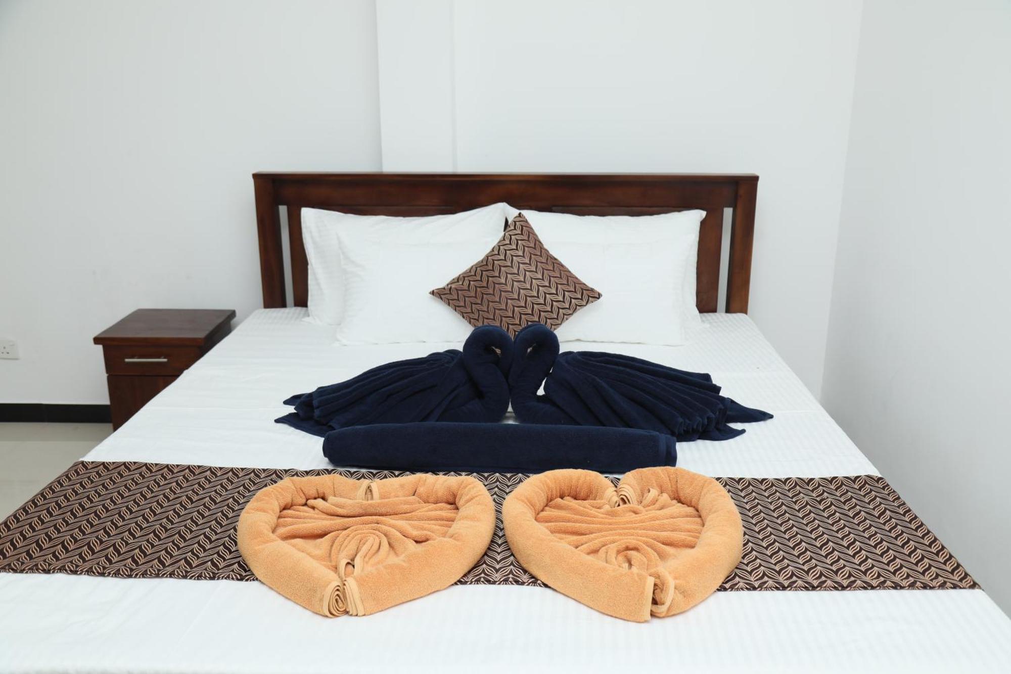 Crystal Wave Holiday Resort Polhena มาตารา ภายนอก รูปภาพ