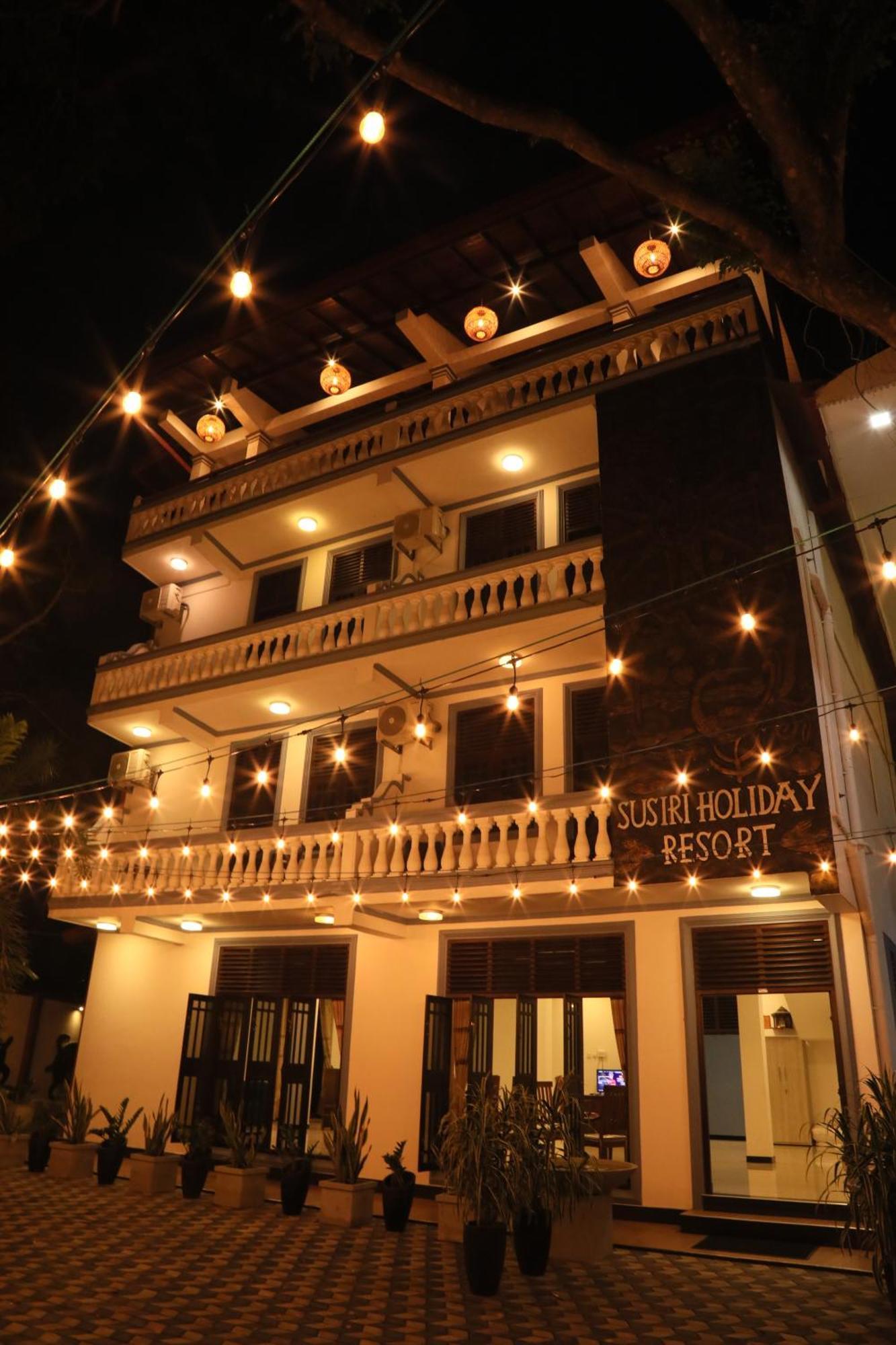 Crystal Wave Holiday Resort Polhena มาตารา ภายนอก รูปภาพ