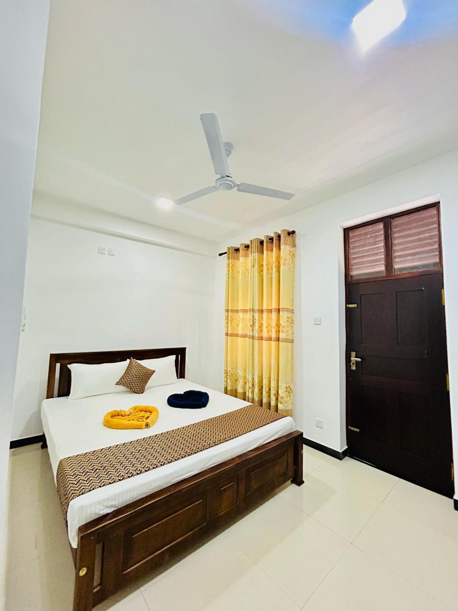 Crystal Wave Holiday Resort Polhena มาตารา ภายนอก รูปภาพ
