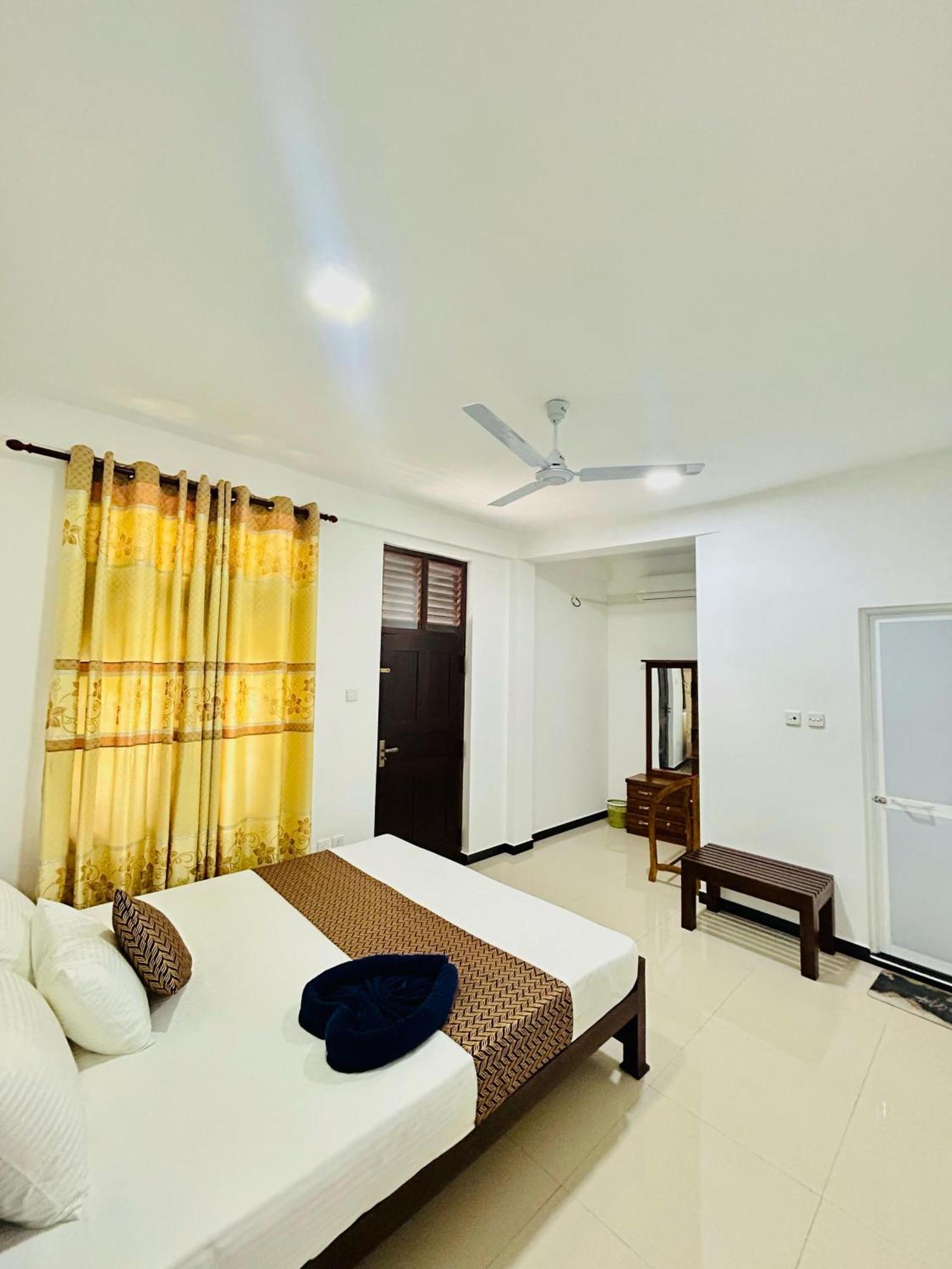 Crystal Wave Holiday Resort Polhena มาตารา ภายนอก รูปภาพ